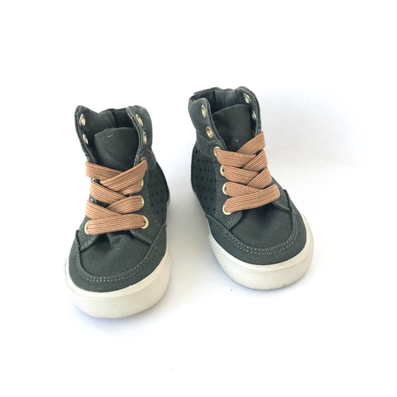 Old Navy Toddler Sneakers - Picture 7 of 8